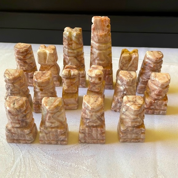 Marbleized quartz Stone Chess figurine Set 16pc Aztec Mayan Piece Replacement - Picture 1 of 9
